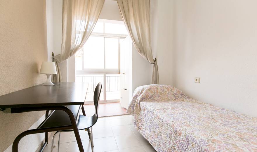 Excellent single Room at Plaza De Toros
